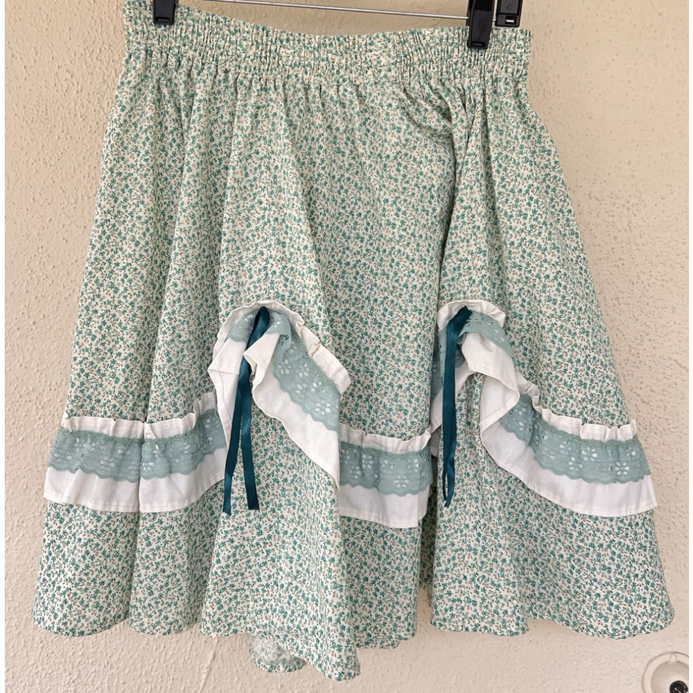 Green Floral Tiered Mini Skirt Ribbon Cottage Prairie Eyelet Victorian Edwardian